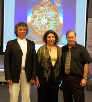 Каринэ Диланян, Борис Бойко, Роберт Корри. На фоне мировой мандалы